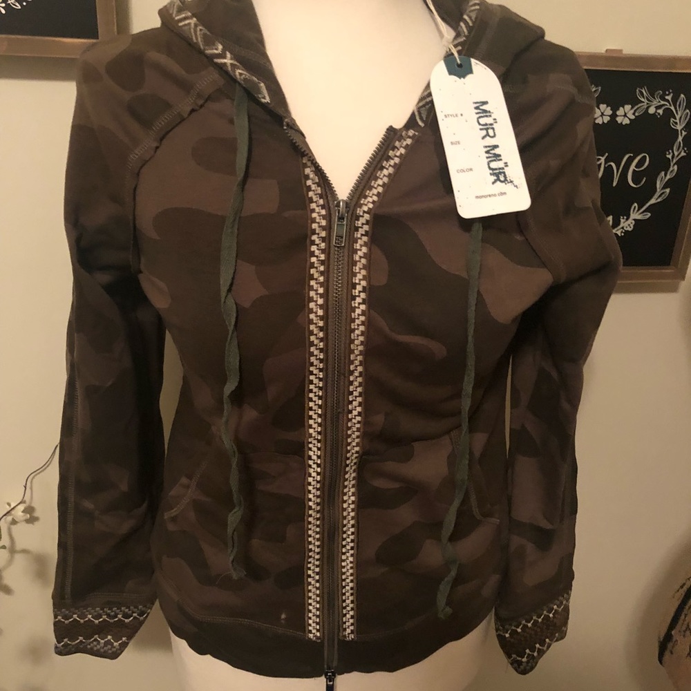 Mur Camo hooded zip up jacket